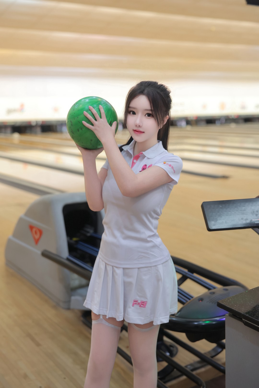 小薯条nienie 私购无水印写真图集10套 7GB
